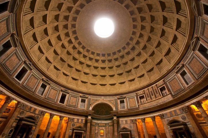 The Pantheon Oculus