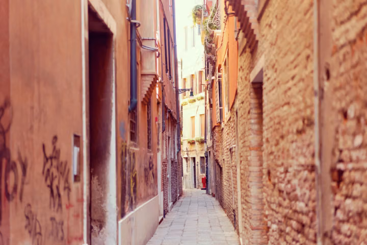 The Narrow Calle