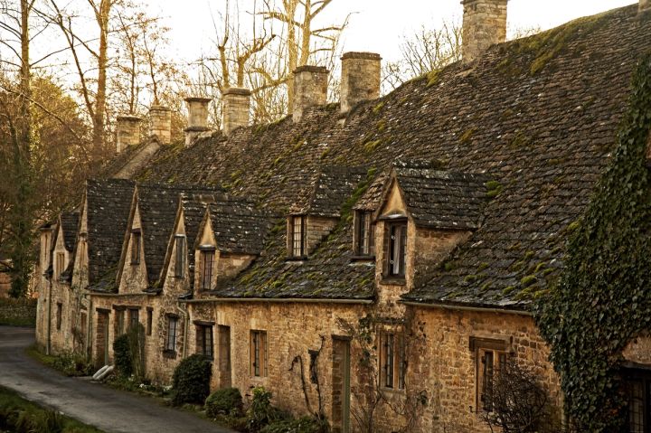 Stone Roofs and Chimneys