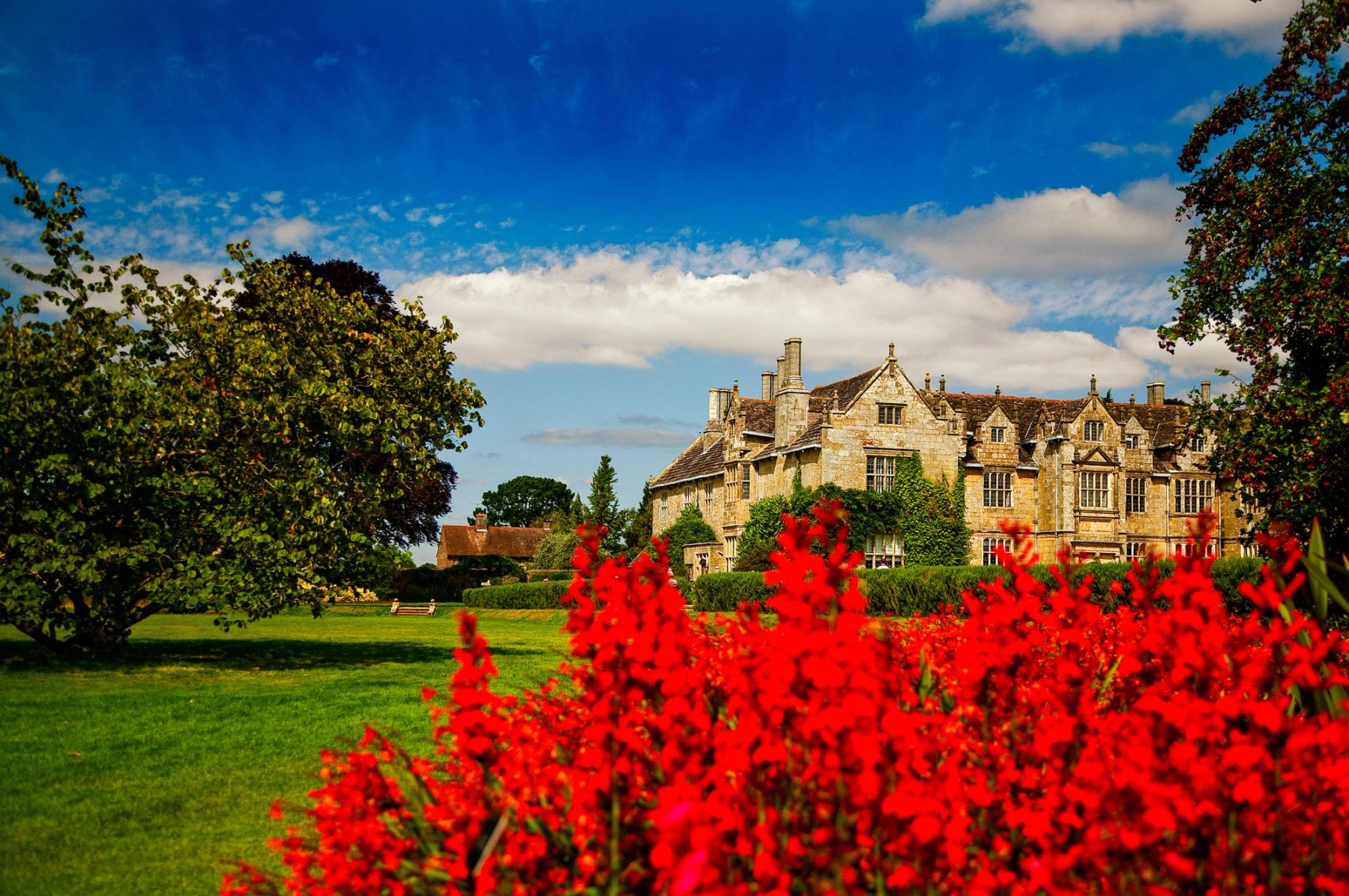 Mansion beyond the Flowers, Wakehurst, Ardingly